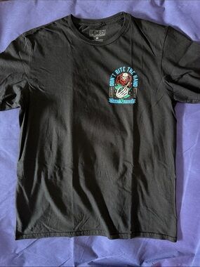 Men's Black Short-Sleeve Graphic Tee - Don't Bite The Hand